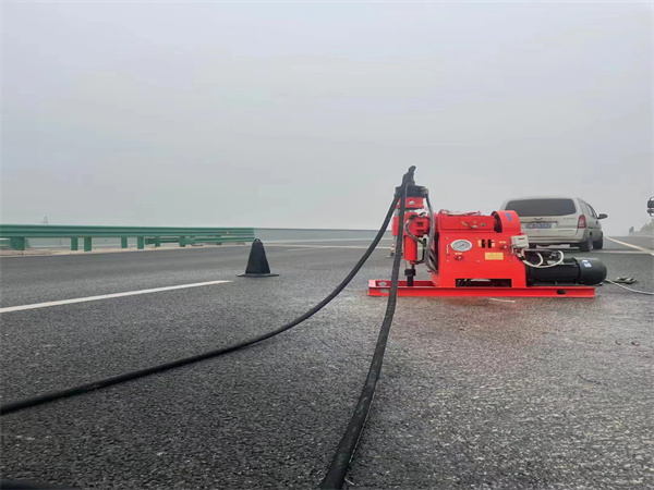 龙圩马路路基路面开裂下沉注浆加固灌浆